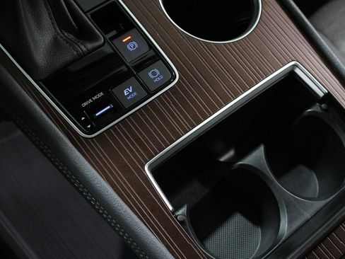 Used 2023 Toyota Sienna LE image 14