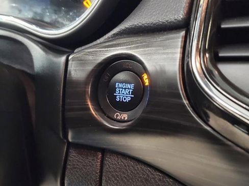 Used 2021 Jeep Grand Cherokee Laredo X image 26