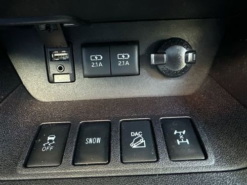 Used 2018 Toyota Highlander Limited Platinum AWD/4WD image 37