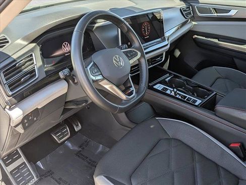 Used 2024 Volkswagen Atlas Peak Edition SE AWD/4WD image 10