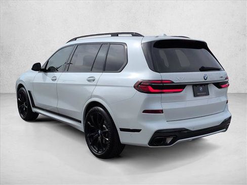 Used 2025 BMW X7 xDrive40i w/ M Sport Package image 8