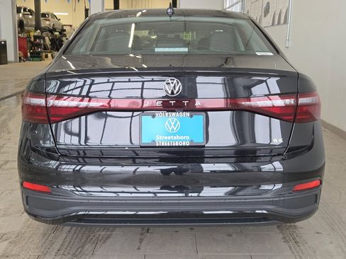New 2026 Volkswagen Jetta SE image 4