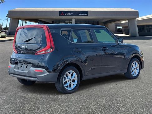 Used 2022 Kia Soul LX w/ Technology Package image 6