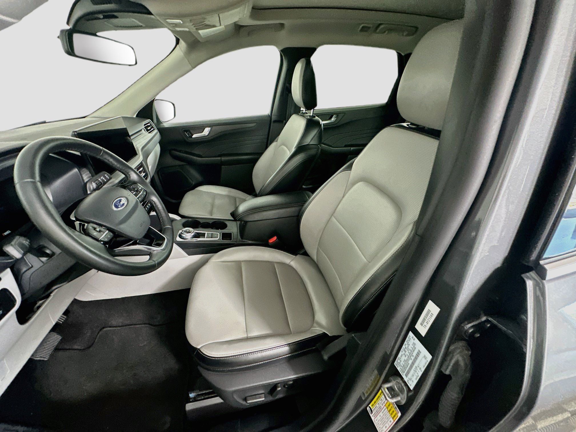 Used 2025 Ford Escape Platinum AWD/4WD image 13