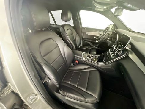 Used 2019 Mercedes-Benz GLC 300 4MATIC image 27