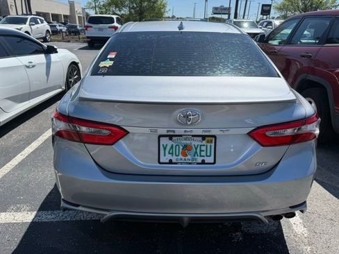 Used 2019 Toyota Camry SE image 6