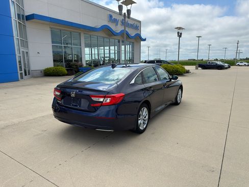 Used 2018 Honda Accord LX image 5
