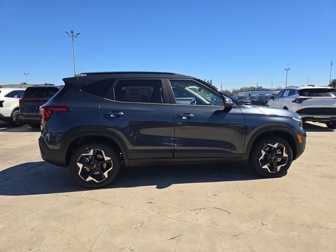 New 2026 Kia Seltos S image 9