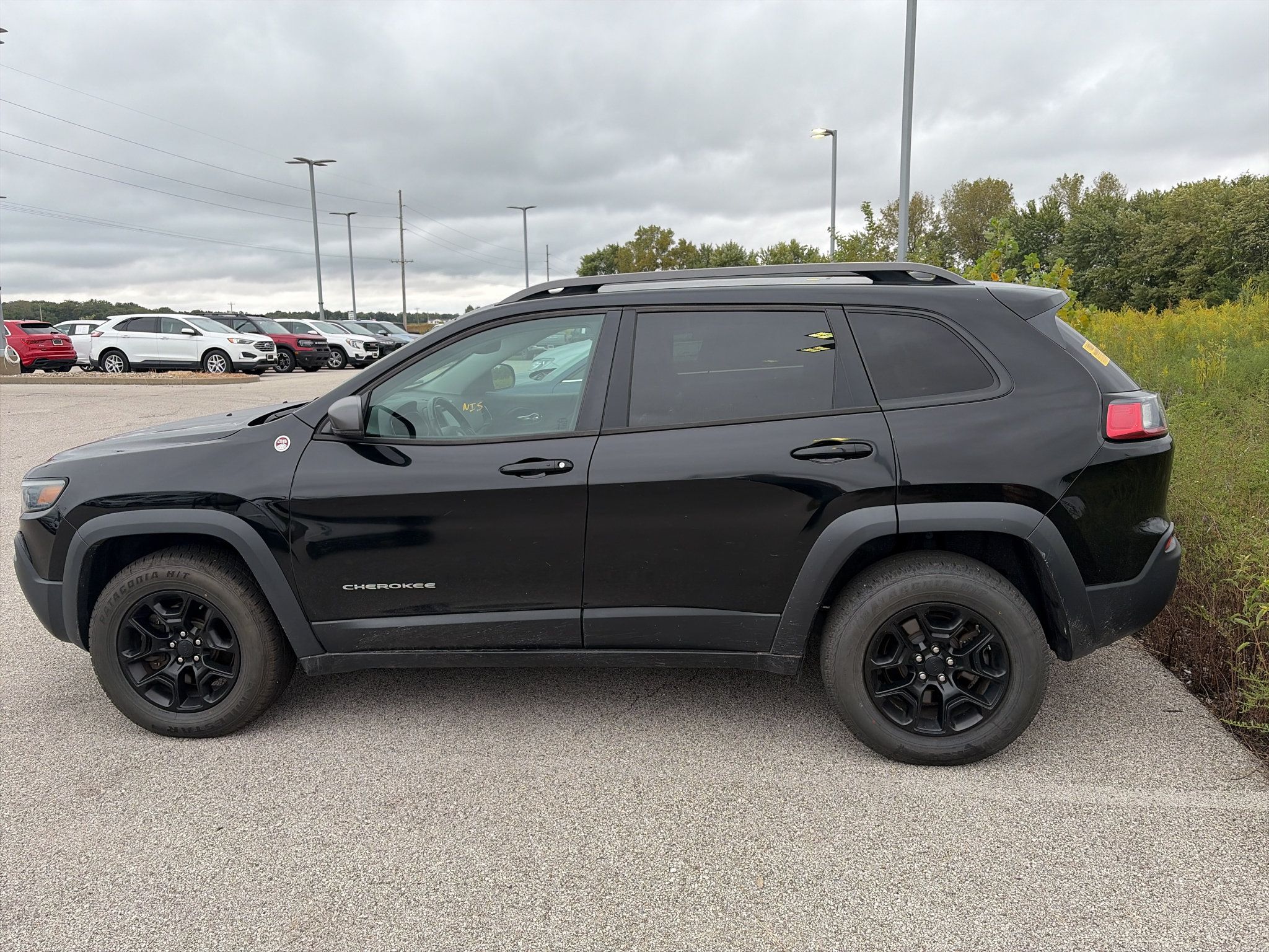 Used 2019 Jeep Cherokee Trailhawk w/ Cold Weather Group AWD/4WD image 5