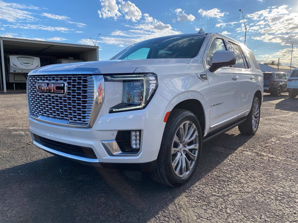 Used 2022 GMC Yukon Denali w/ Denali Ultimate Package AWD/4WD image 2