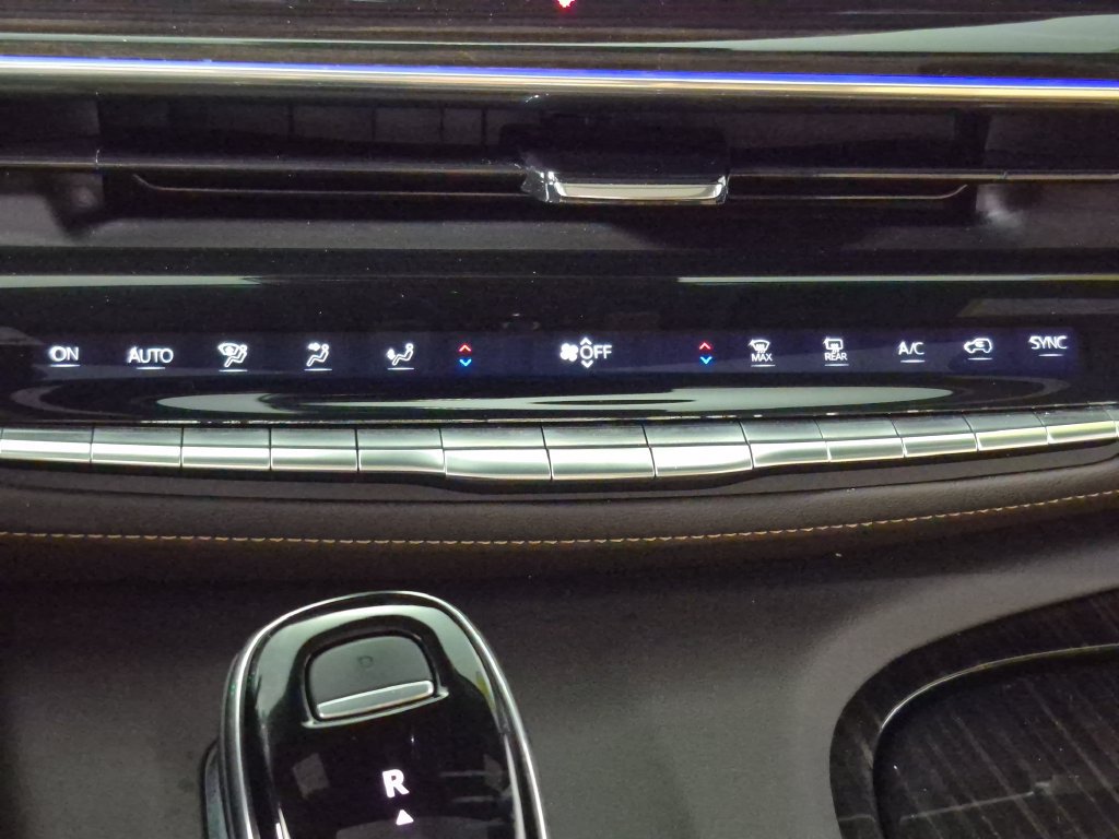 Used 2021 Cadillac Escalade ESV Sport w/ Driver Assist Tech Package AWD/4WD image 22
