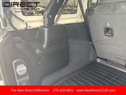 Used 2022 Jeep Wrangler Unlimited Rubicon image 28