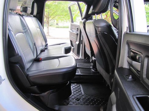 Used 2023 RAM 2500 Tradesman w/ Chrome Appearance Group image 19