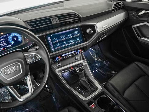 Used 2024 Audi Q3 2.0T Premium image 17