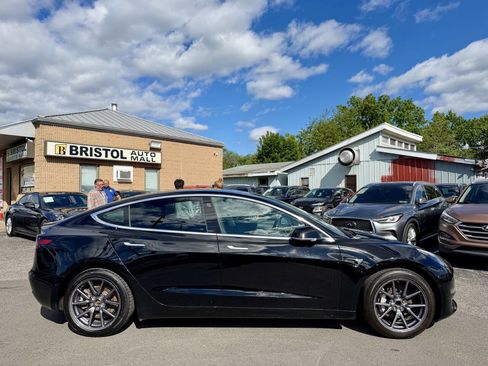 Used 2020 Tesla Model 3 Standard Range RWD image 9