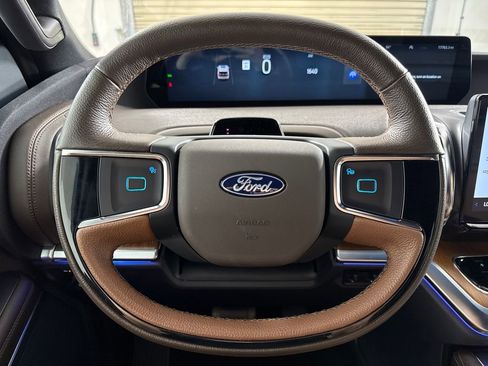 Used 2025 Ford Expedition Max King Ranch AWD/4WD image 15