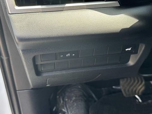 Used 2024 Mitsubishi Outlander SE AWD/4WD image 27