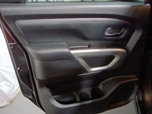 Used 2019 Nissan Titan SV AWD/4WD image 22