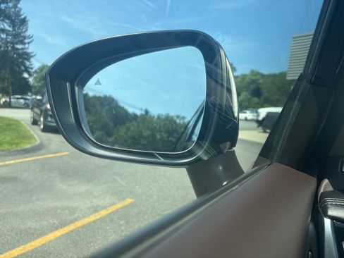 Used 2023 Nissan Rogue SL w/ SL Premium Package image 23