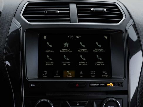 Used 2018 Ford Explorer XLT w/ Equipment Group 202A image 28