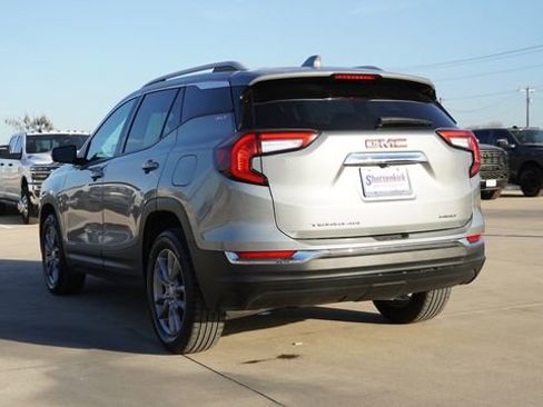 Used 2024 GMC Terrain SLT image 7