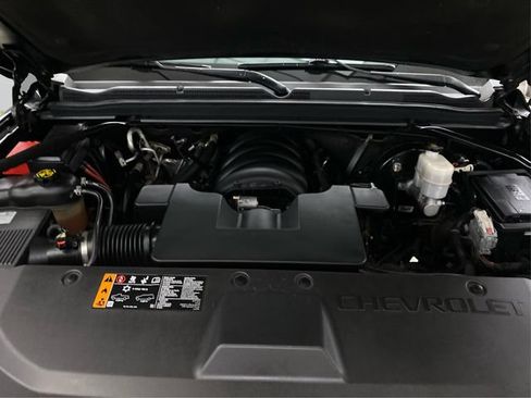 Used 2019 Chevrolet Suburban LT AWD/4WD image 13