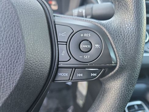Used 2022 Toyota Corolla LE image 23