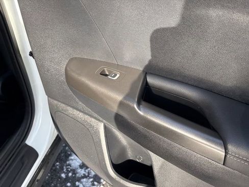 Used 2022 Kia Sportage LX image 16