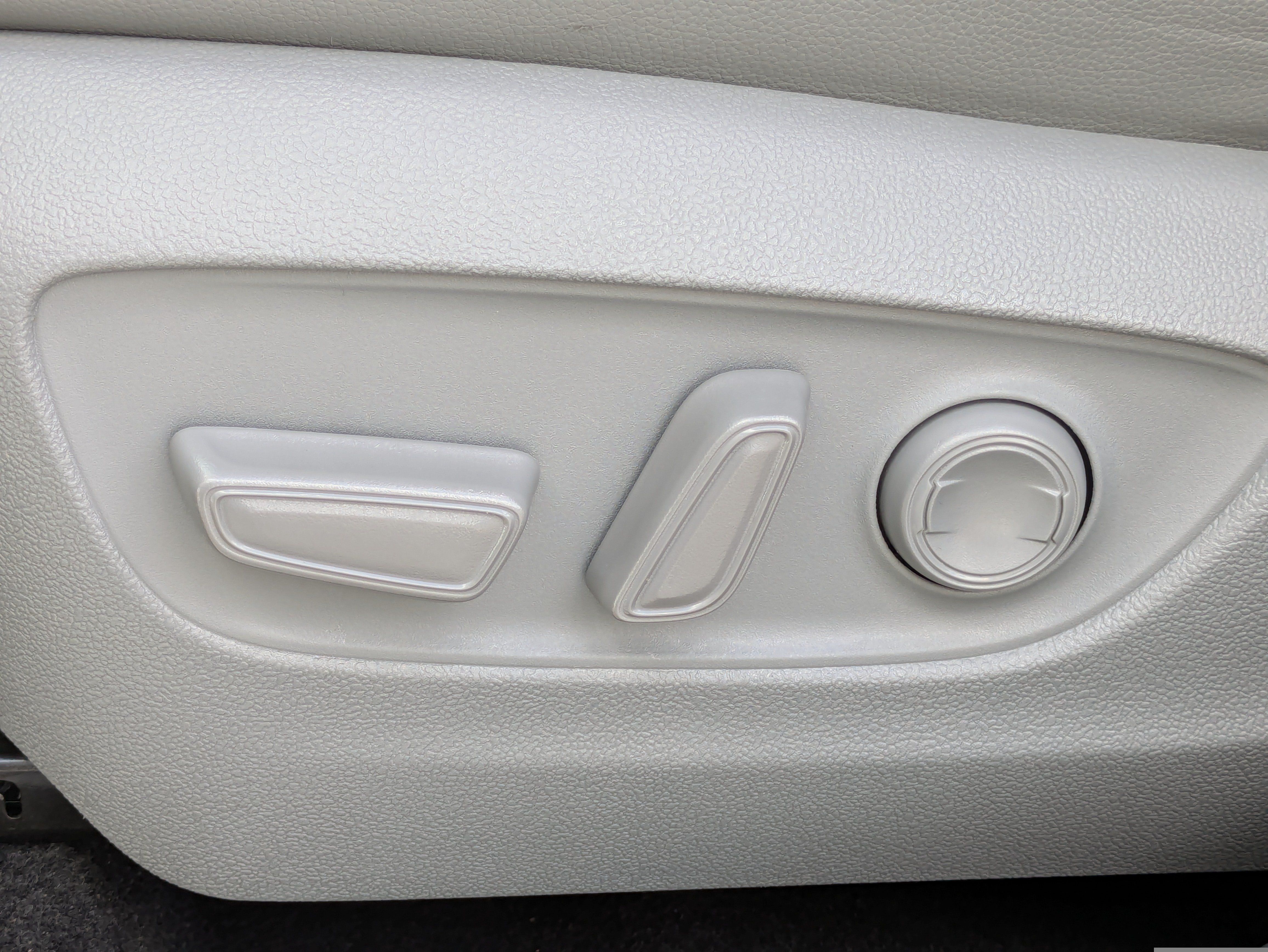 Used 2023 Toyota Highlander Platinum FWD image 17