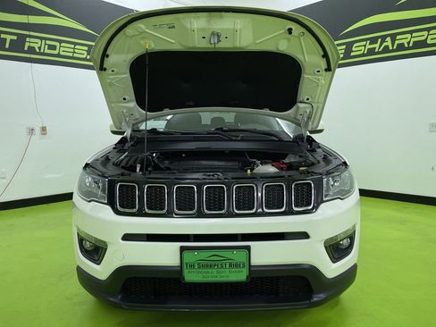 Used 2019 Jeep Compass Latitude w/ Popular Equipment Group image 4