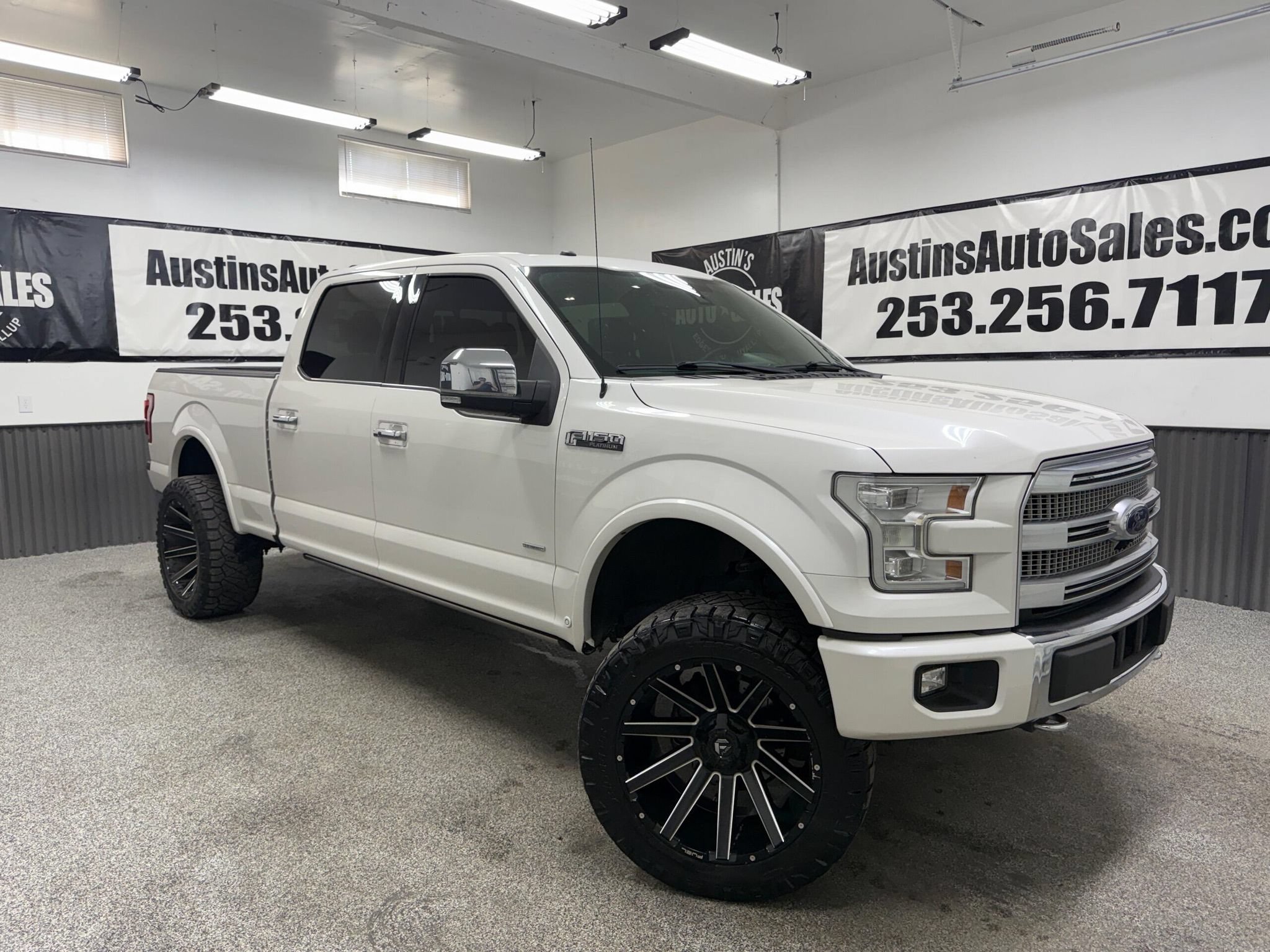 Used 2016 Ford F150 Platinum w/ Equipment Group 701A Luxury AWD/4WD image 1