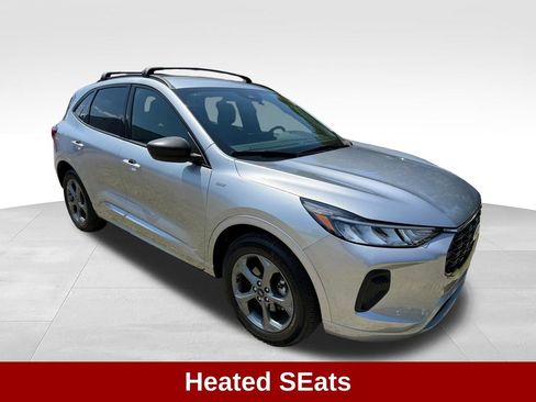 Used 2023 Ford Escape ST-Line w/ Tech Pack #1 AWD/4WD image 9