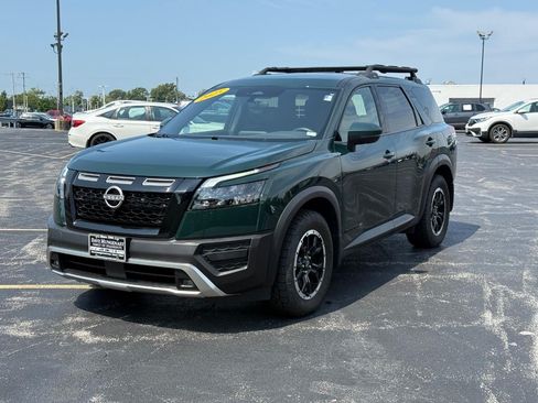 Used 2025 Nissan Pathfinder Rock Creek AWD/4WD image 9