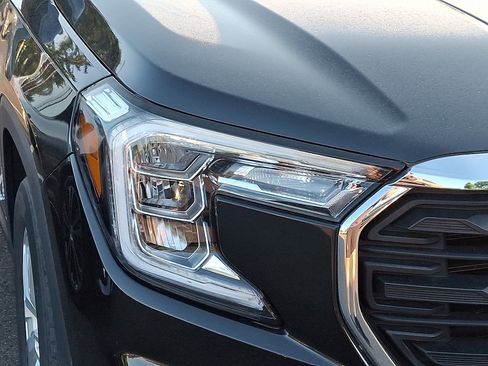 Used 2022 GMC Terrain SLE w/ Driver Convenience Package FWD image 7