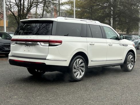 Used 2022 Lincoln Navigator L Reserve image 5