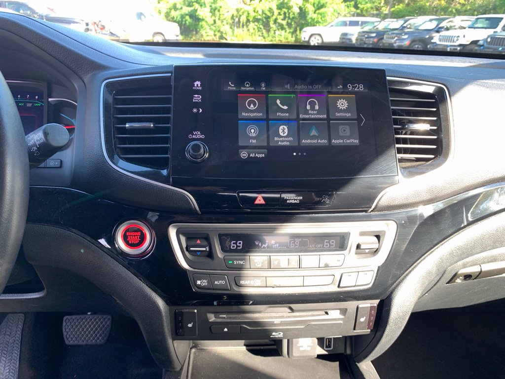 Used 2021 Honda Pilot Touring image 17