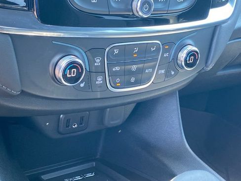 Certified 2023 Chevrolet Traverse LT FWD image 12