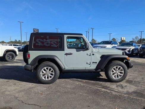 Used 2023 Jeep Wrangler Sport S image 6