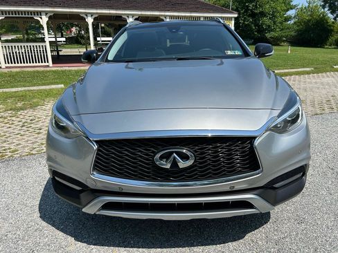 Used 2018 INFINITI QX30 Premium w/ Navigation Package AWD/4WD image 2