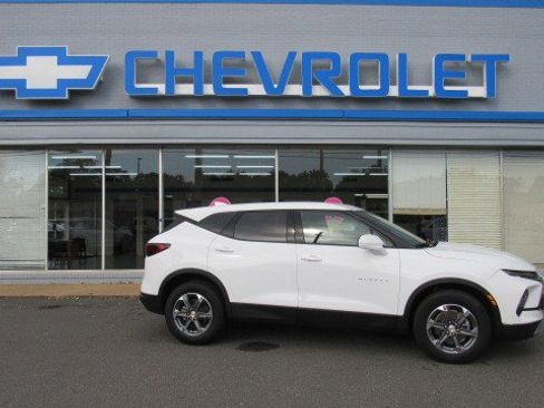 Certified 2024 Chevrolet Equinox LT image 1