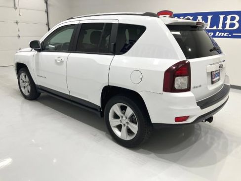 Used 2016 Jeep Compass Latitude AWD/4WD image 10