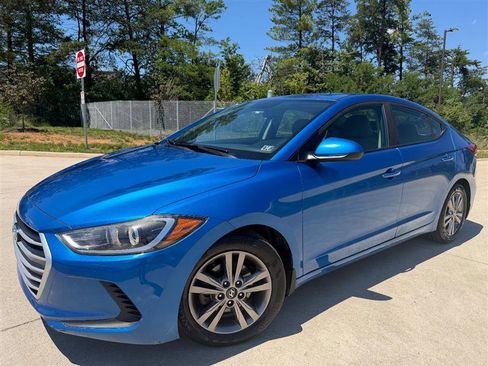 Used 2017 Hyundai Elantra SE FWD image 1