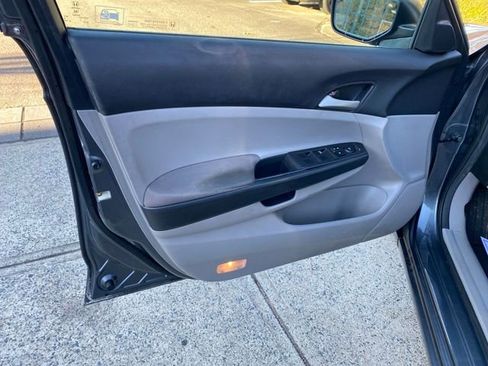 Used 2012 Honda Accord LX image 18