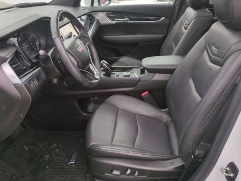 Used 2024 Cadillac XT6 Premium Luxury image 16