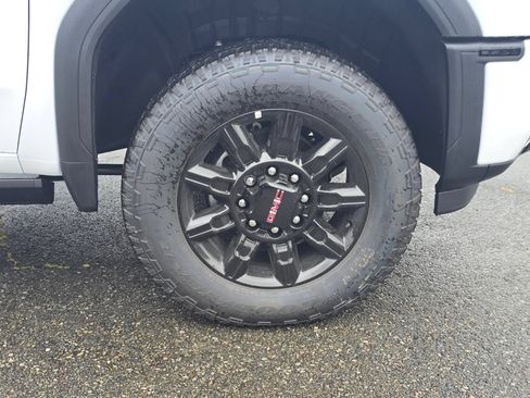 New 2026 GMC Sierra 3500 AT4 w/ AT4 Premium Plus Package AWD/4WD image 9