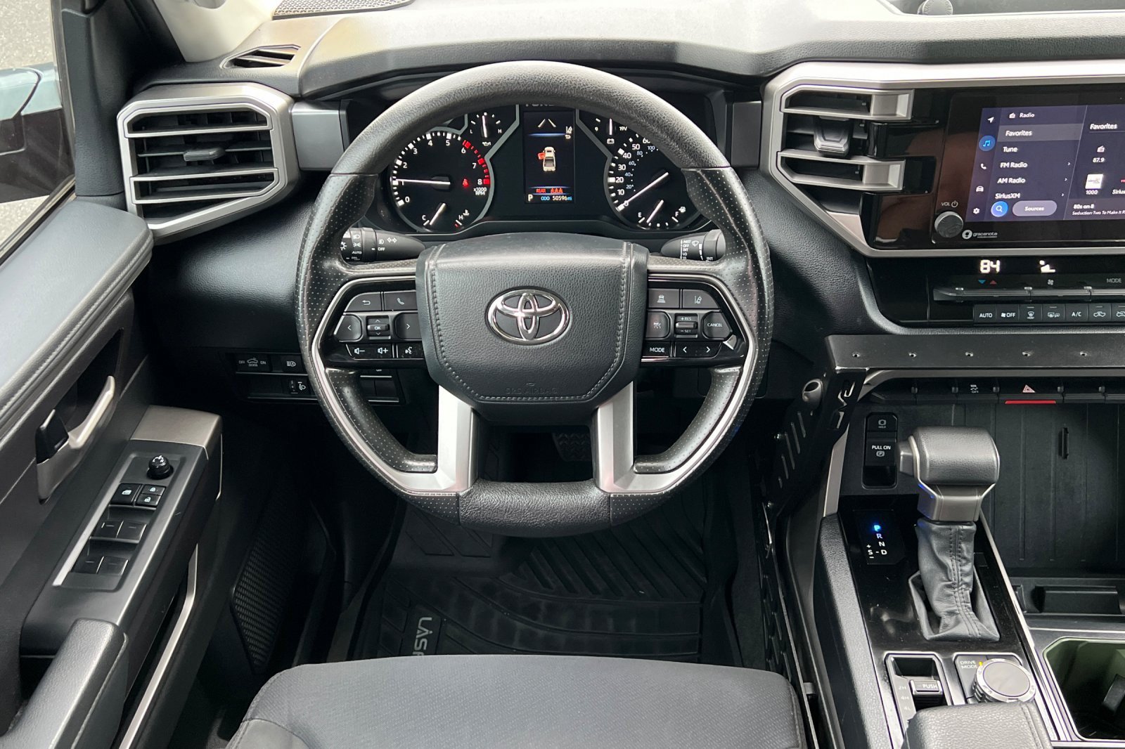Used 2022 Toyota Tundra SR5 w/ SR5 Convenience Package AWD/4WD image 11