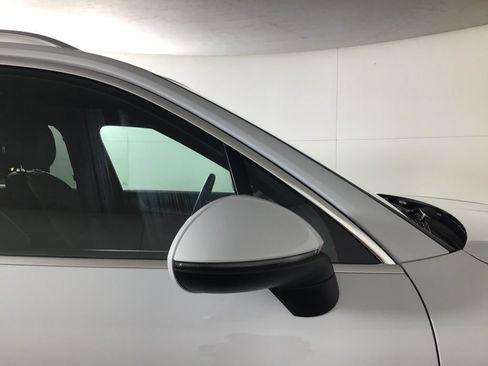 Certified 2024 Porsche Cayenne AWD/4WD image 20