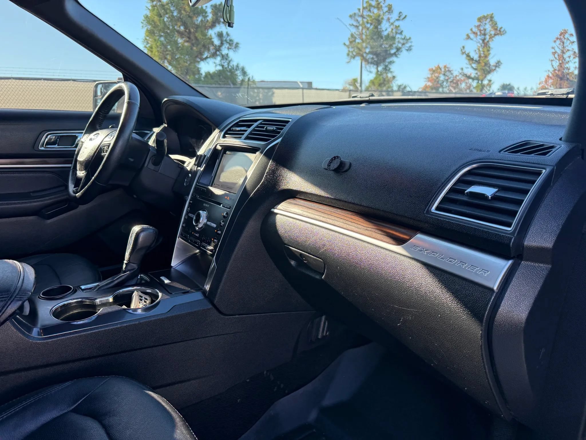 Used 2018 Ford Explorer Limited FWD image 19