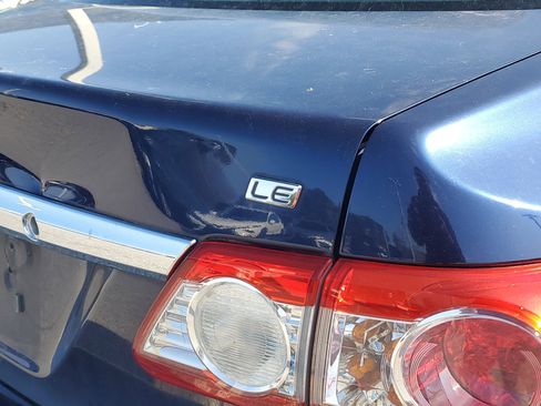 Used 2011 Toyota Corolla LE image 9