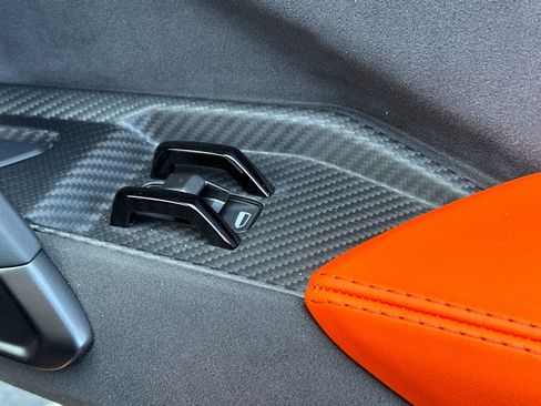 Used 2024 Lamborghini Revuelto image 19